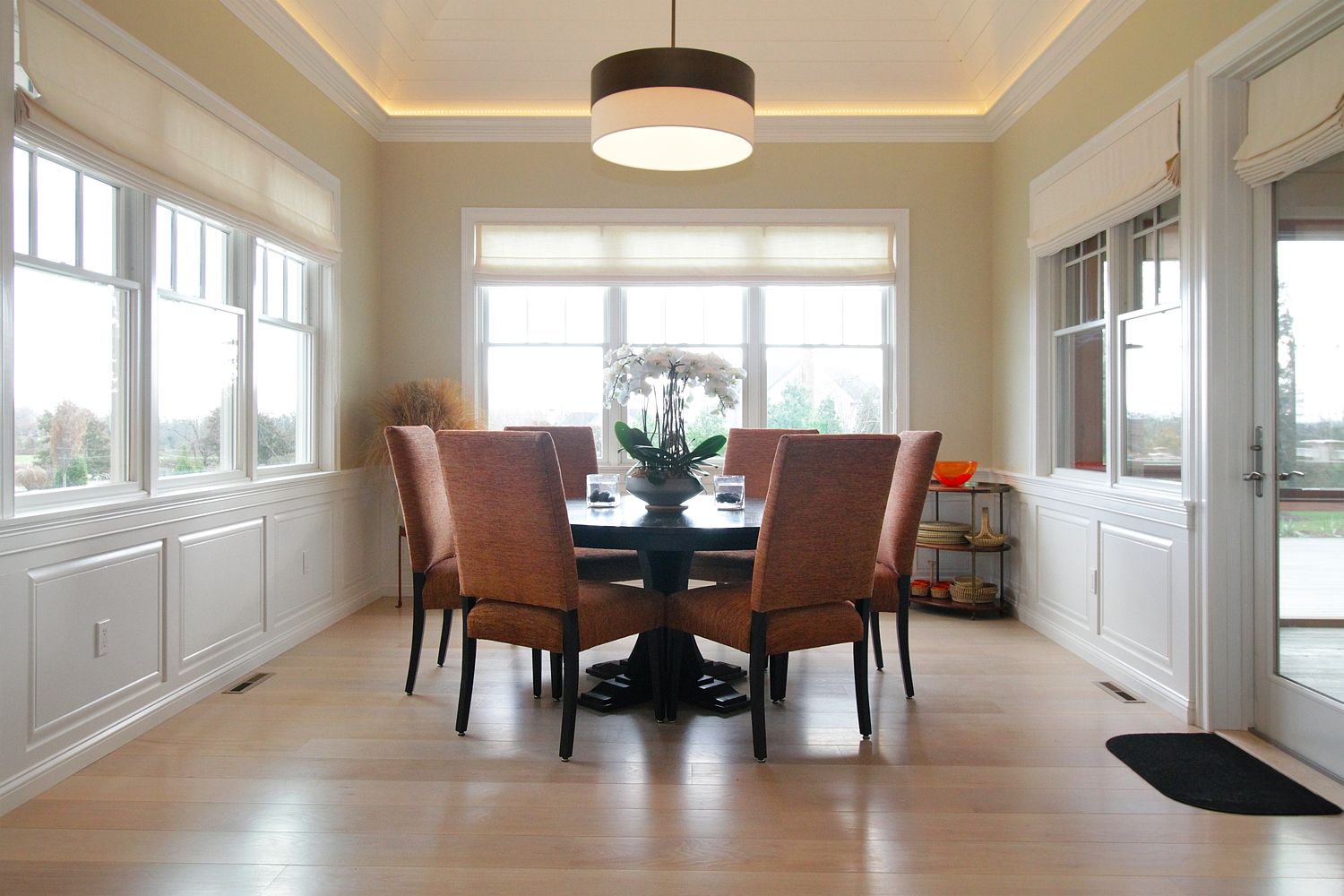 recessed lighting in dining room