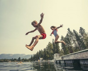 Kids jumping into water electric shock drowning